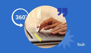 Pessoa digitando em notebook com ícones de avaliação e símbolo 360°, representando o conceito de Avaliação 360. Logo da Buk no canto inferior direito.