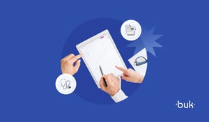 Equipe de RH analisando faltas no trabalho e indicadores de absenteísmo com foco em política interna e employee experience.