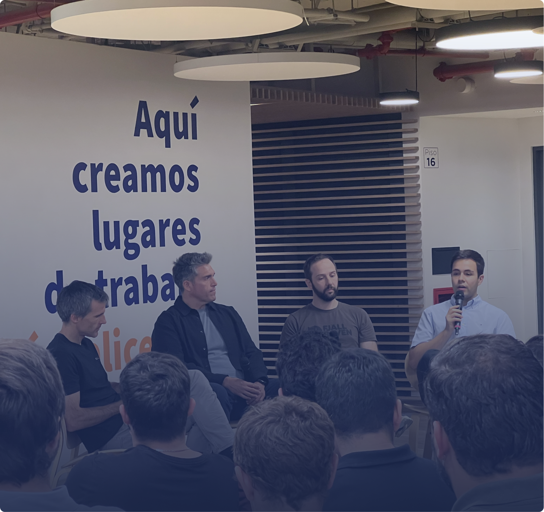 Palestra interna de um engenheiro da Buk diante de seus colegas